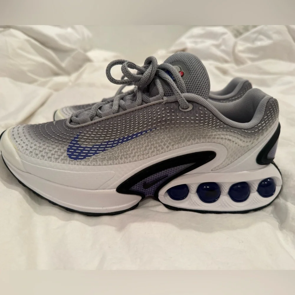 NIKE air max women’s size 9.5 - Picture 1 of 6